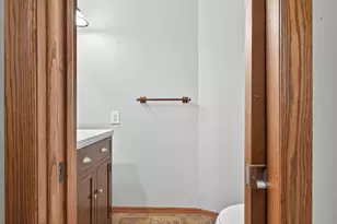 1302 Crestridge Ln N, Eagan, MN 55123 - Photo 29