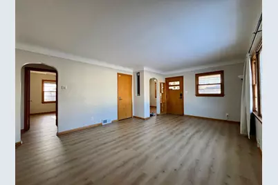 2072 Mohawk Avenue, Saint Paul, MN 55119 - Photo 3