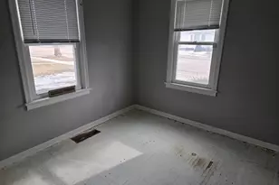 117 E 11th St, Fairmont, MN 56031 - Photo 9