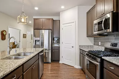 1900 Meridian Curve, Carver, MN 55315 - Photo 3