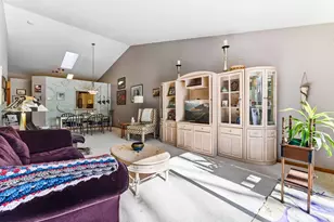 6742 Gretchen Ln N, Oakdale, MN 55128 - Photo 11