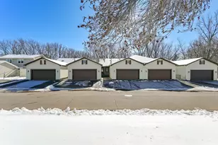 6742 Gretchen Ln N, Oakdale, MN 55128 - Photo 1