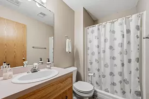 6742 Gretchen Ln N, Oakdale, MN 55128 - Photo 25