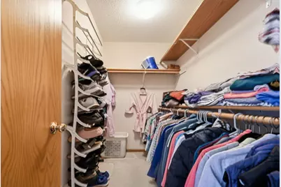 6742 Gretchen Lane N, Oakdale, MN 55128 - Photo 15