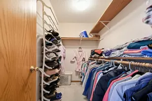 6742 Gretchen Ln N, Oakdale, MN 55128 - Photo 15