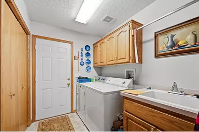 6742 Gretchen Lane N, Oakdale, MN 55128 - Photo 5