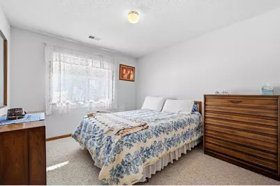 6742 Gretchen Lane N, Oakdale, MN 55128 - Photo 23