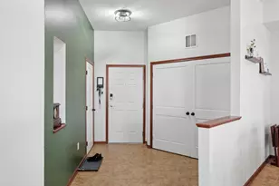 1846 Plymouth Ln, Chanhassen, MN 55317 - Photo 7