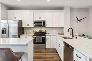 2280 Polar Wy, North Saint Paul, MN 55109 - Photo 9