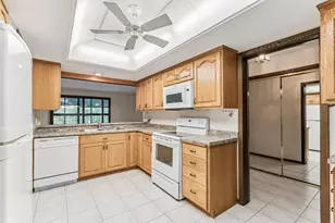 8441 Irwin Rd, Bloomington, MN 55437 - Photo 9