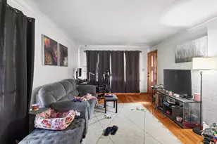 913 Russell St, Saint Paul, MN 55106 - Photo 3