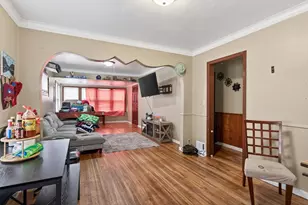 556 Gotzian St, Saint Paul, MN 55106 - Photo 3