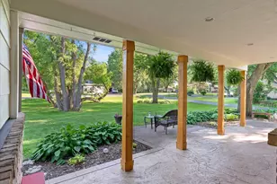 19720 Jackie Ln, Rogers, MN 55374 - Photo 3