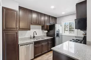 13638 Heather Hills Dr, Burnsville, MN 55337 - Photo 9