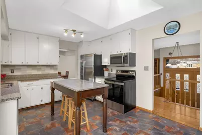 3 Oakview Court, Birchwood Village, MN 55110 - Photo 9