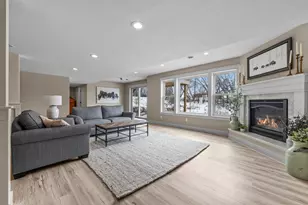 19719 Henning Ave, Lakeville, MN 55044 - Photo 49