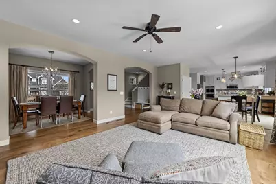 19719 Henning Avenue, Lakeville, MN 55044 - Photo 5