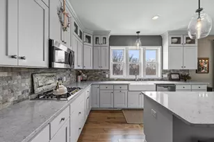 19719 Henning Ave, Lakeville, MN 55044 - Photo 17