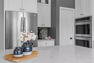 19719 Henning Ave, Lakeville, MN 55044 - Photo 21