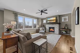 19719 Henning Ave, Lakeville, MN 55044 - Photo 9