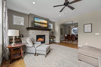 19719 Henning Avenue, Lakeville, MN 55044 - Photo 7