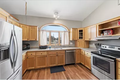 701 E Beaver Street, Belle Plaine, MN 56011 - Photo 5