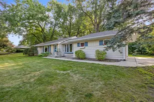 3200 Chase Dr, Hopkins, MN 55305 - Photo 3