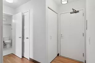 7600 Golden Valley Rd, Golden Valley, MN 55427 - Photo 11