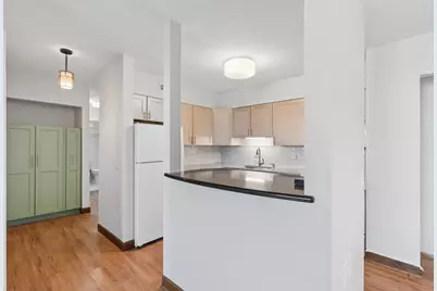 7600 Golden Valley Road #405, Golden Valley, MN 55427 - Photo 5