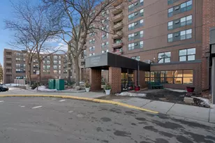 7600 Golden Valley Rd, Golden Valley, MN 55427 - Photo 35