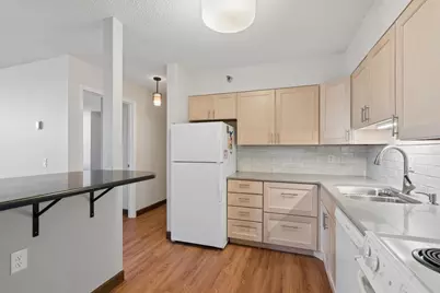 7600 Golden Valley Road #405, Golden Valley, MN 55427 - Photo 7