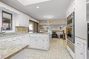 9145 Foxrun Cir, Eden Prairie, MN 55347 - Photo 7