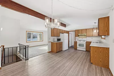 635 W 9th Street, Rush City, MN 55069 - Photo 5