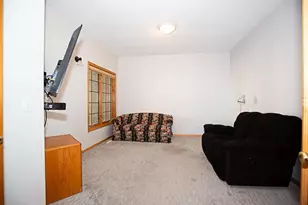 18055 39th Pl N, Plymouth, MN 55446 - Photo 17