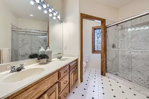 4 W Bay Ln, North Oaks, MN 55127 - Photo 29