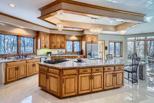 4 W Bay Ln, North Oaks, MN 55127 - Photo 11