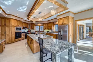 4 W Bay Ln, North Oaks, MN 55127 - Photo 9