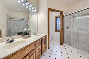 4 W Bay Ln, North Oaks, MN 55127 - Photo 27