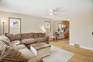 40 Winona St E, Saint Paul, MN 55107 - Photo 7