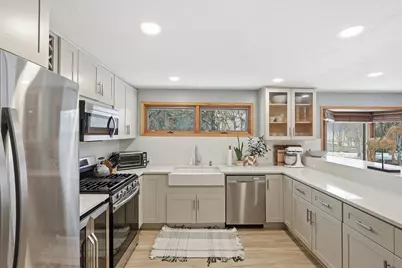 16919 Cottage Grove Avenue, Wayzata, MN 55391 - Photo 7