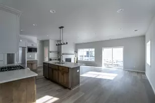 4176 Arthur Dr S, Fargo, ND 58104 - Photo 9