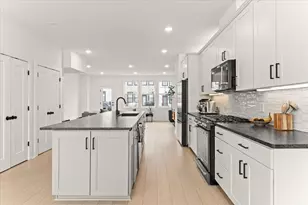 850 Mount Curve Blvd, Saint Paul, MN 55116 - Photo 11