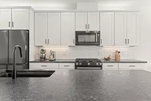 850 Mount Curve Blvd, Saint Paul, MN 55116 - Photo 13