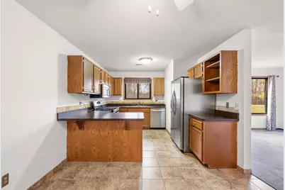 1658 Helena Road N, Oakdale, MN 55128 - Photo 5