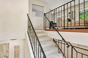 1042 Pontiac Ln, Chanhassen, MN 55317 - Photo 5