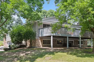 1042 Pontiac Ln, Chanhassen, MN 55317 - Photo 3