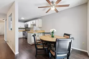 1042 Pontiac Ln, Chanhassen, MN 55317 - Photo 11