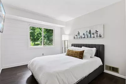 1042 Pontiac Lane, Chanhassen, MN 55317 - Photo 21