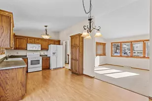 727 Terrace Dr, Roseville, MN 55113 - Photo 9