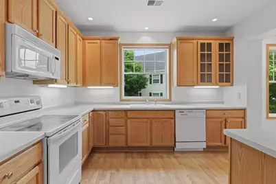 8202 Golden Valley Road, Golden Valley, MN 55427 - Photo 9